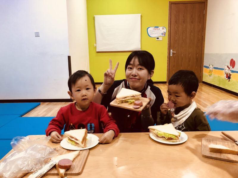 早教育兒 六個月左右寶寶的發育情況