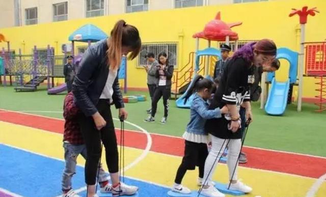 30 個超好玩的幼兒園六一親子游戲!